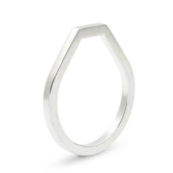 Anillo de plata 925 mate, sección cuadrada 2x2mm.