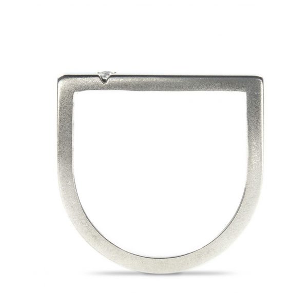Solitario de plata 925 mate, sección 2x2mm, con circonita talla brillante de 2mm.