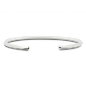 Pulsera rígida de plata 925 maciza, acabado mate. Sección cuadrada de 3x3mm.