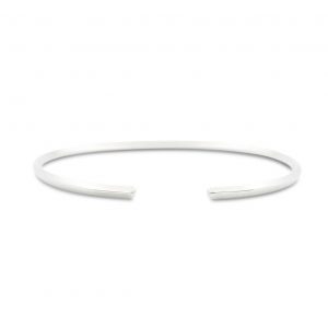 Pulsera rígida de plata 925 maciza, acabado mate. Sección cuadrada de 2x2mm.