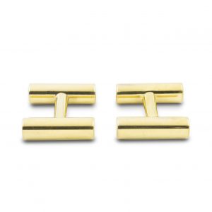 Gemelos rígidos de bronce macizo con baño de oro 24kt, acabado pulido. Medidas aprox. 18x15x5mm. Gemelos fáciles de abrochar y desabrochar, simétricos, hechos para durar. Objeto diseñado y fabricado artesanalmente en Madrid, España, por el estudio-taller de malicia. Estos gemelos han sido fabricados por personas que disfrutan su trabajo.