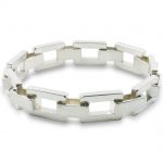 Pulsera de plata 925 de eslabones macizos, acabado mate. Ancho 13mm. Cierre oculto, diseño propio.