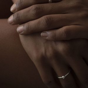 Anillos de plata 925. Objeto diseñado y fabricado artesanalmente en Madrid, España, por el estudio-taller de malicia. Este anillo ha sido fabricado por personas que disfrutan su trabajo.