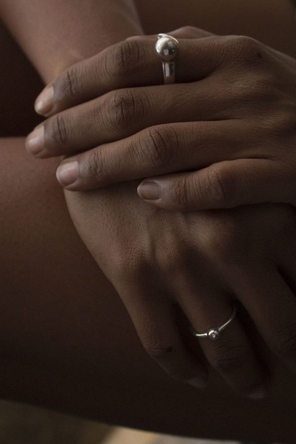Anillos de plata 925. Objeto diseñado y fabricado artesanalmente en Madrid, España, por el estudio-taller de malicia. Este anillo ha sido fabricado por personas que disfrutan su trabajo.