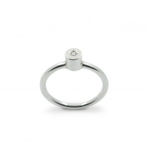 Solitario de plata 925 pulida con circonita talla brillante de 2mm.