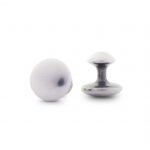 Gemelos macizos de plata 925. Peso aprox. 9 g. cada pieza. Longitud total 15mm, diámetro mayor 14mm, diámetro menor 11mm. Acabado envejecido y mateado. Modelo perfecto para la inscripción de iniciales (o cualquier otra personalización), contacta con nosotros sin compromiso para que podamos valorar y presupuestar la solución óptima para ti. Objeto diseñado y fabricado artesanalmente en Madrid, España, por el estudio-taller de malicia. Estos gemelos han sido fabricados por personas que disfrutan su trabajo.