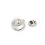 Pin de plata 925 envejecida, diámetro 12mm. Objeto diseñado y fabricado artesanalmente en Madrid, España, por el estudio-taller de malicia. Este pin ha sido fabricado por personas que disfrutan su trabajo.