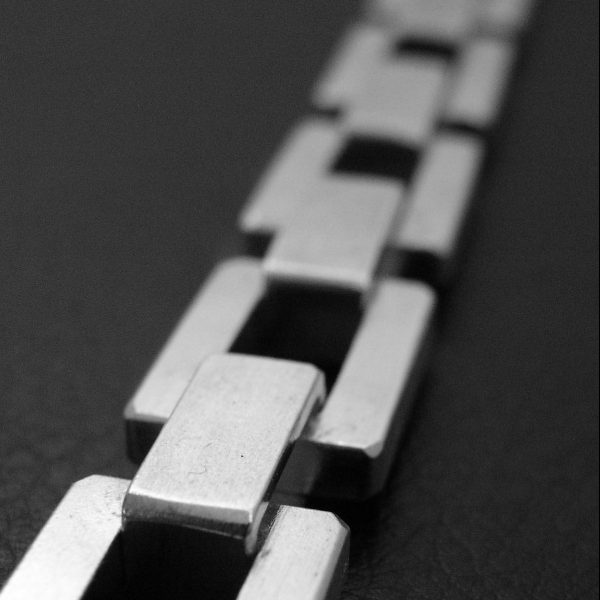 Pulsera de plata 925 de eslabones macizos, acabado mate. Ancho 13mm. Cierre oculto, diseño propio. Longitud opcional 18,5 20, 21,5 o 23cm