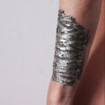 Brazalete Abedul, de plata 925 envejecida. Diseñado y fabricado artesanalmente por el estudio-talle de malicia. Pieza única.
